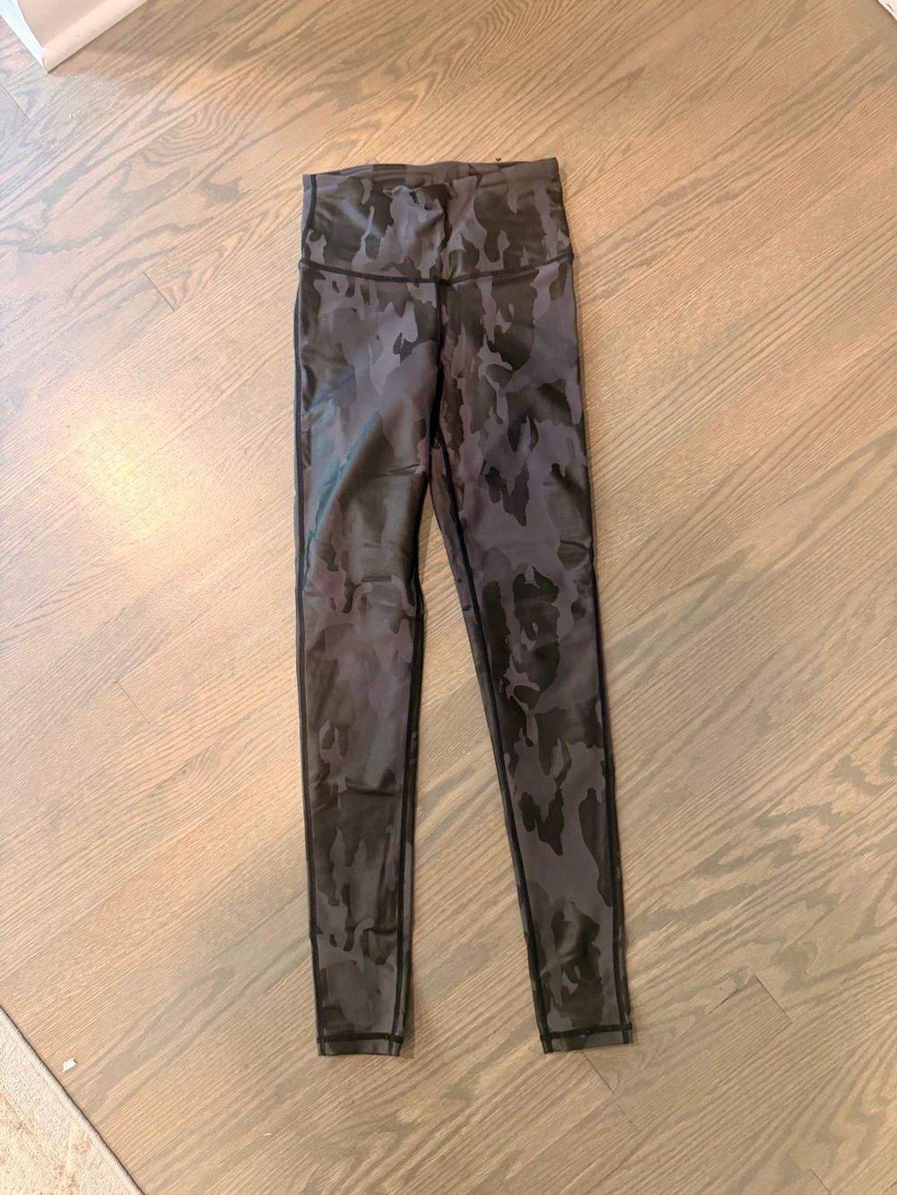 Mono B Black & Charcoal Camo High-Waist Leggings
